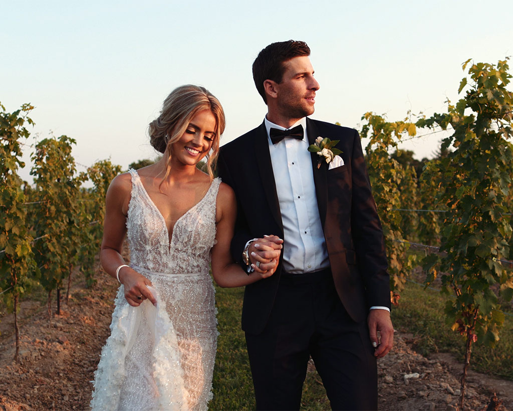 Aryne and John Tavares at their Peller Estates wedding
